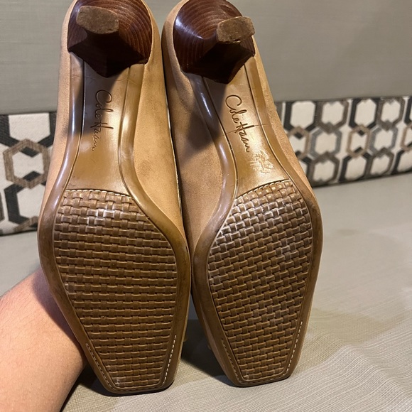 Cole Haan suede and patent leather tan kitten heels size 8.5 - Picture 8 of 9